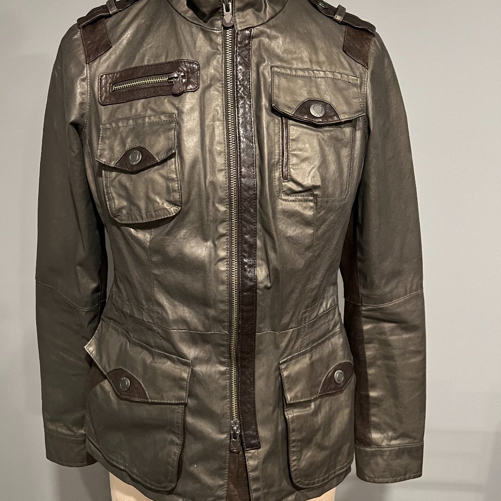 Woman’s Vince Size Xs Leather Trim Jacket Mixed Media